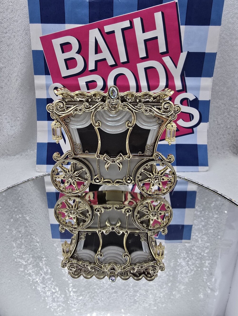 Disney Princess x Bath & Body Works Princess Carriage Projector Nightlight - Picture 2 of 15